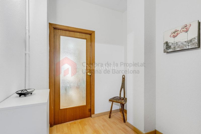 Foto a859190f-3d92-453e-a0d8-c4bd87f8567c. Pis amb calefacció a Putget - Farró Barcelona