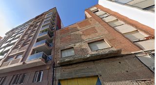 Terreny residencial a Instituts-Universitat. Solar edificable en segundo paseo de ronda