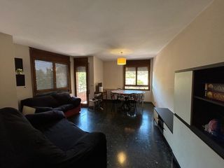 Miete Etagenwohnung in Mariola. Piso para estudiantes en el paseo de ronda