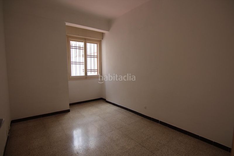 Foto f26c9d54-d417-4401-aac6-942d1f874fff. Pis a El Camp de l´Arpa del Clot Barcelona