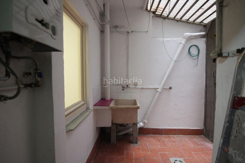 Foto fefd7cd1-406b-48ed-a669-e51b511a1f0a. Pis a El Camp de l´Arpa del Clot Barcelona