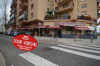 Local Comercial a Avenida mediterrani 3. Negocio de restaurantebar en funcionamiento en local esquinero d