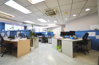 Lloguer Oficina a Avenida maria fortuny 83. Alquiler con opción compra planta de oficinas de 462 m2 con 10 p