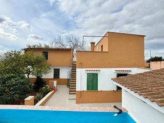 Country house  Urbanització cas metge