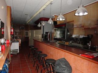 Local commercial dans Olesa de Montserrat. Barrestaurante centrico