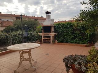 Maison à Olesa de Montserrat. Fantástica casa adosada en los closos con vistas a montserrat