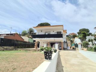 Chalet en Piera. Casa a cuatro vientos