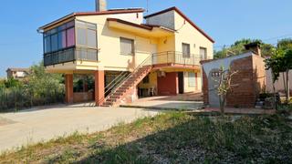 Casa a Piera. Casa con 1.200 m de parcela