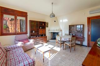 Casa a Piera. Hay casas que esperan  y hay casas que llaman.