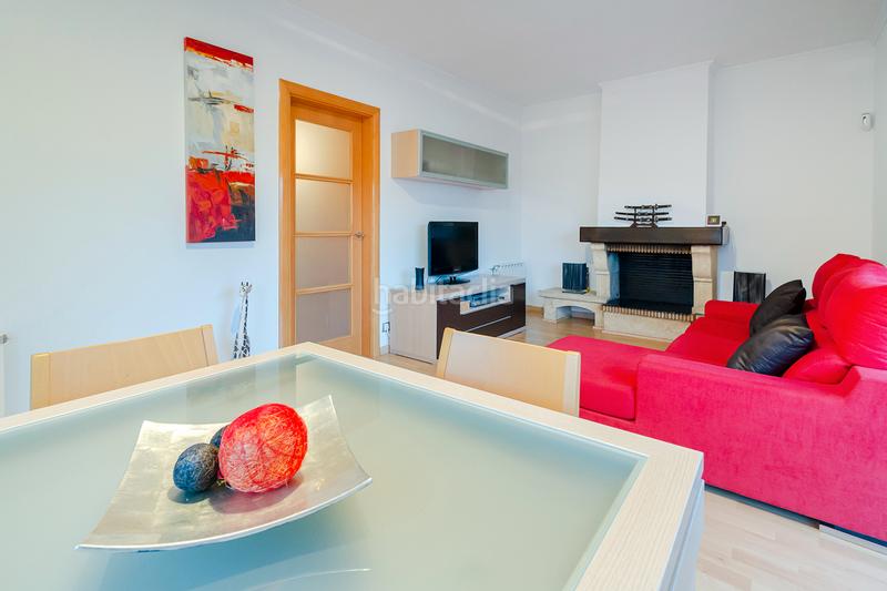 Foto 51e47eb1-6d5d-4e64-a5ba-0e68042e7ac6. Casa con camino riscaldamento parcheggio piscina in Piera