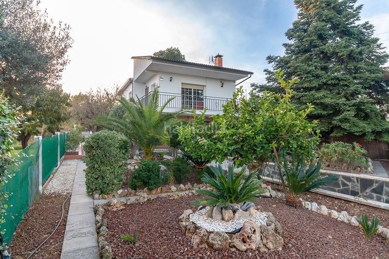 Foto 974a6de9-d52c-4721-96b6-e6e349d0259a. Casa con camino riscaldamento parcheggio piscina in Piera