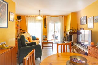 Towny house in Castellví de Rosanes. Si tuviera que resumir esta casa en una sola palabra, sería: fel