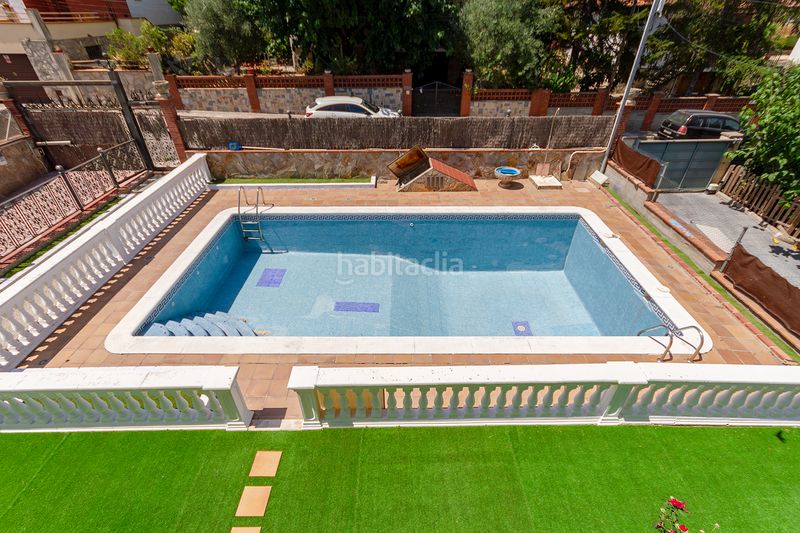 Foto 1f2f4b76-6beb-4584-ad48-e63a7a03c0af. Casa amb xemeneia calefacció aparcament piscina a Masquefa