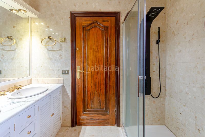 Foto b922058d-65fc-4071-be18-d3a5efcb848d. Casa amb xemeneia calefacció aparcament piscina a Masquefa
