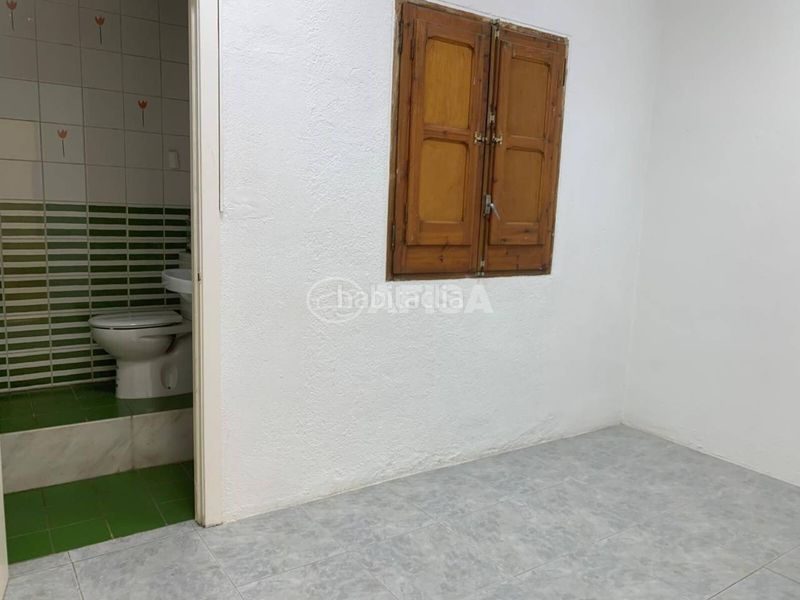 Foto cd21f70a-c7a0-4b8f-b372-815eb6dc01a4. Location local commercial dans Cardedeu