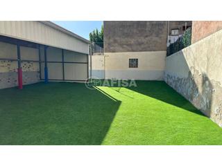 Lloguer Local Comercial a Cardedeu. Alquiler de local con patio