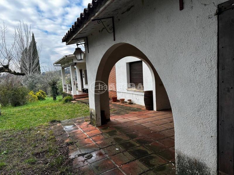 Foto f23edffd-cf4a-4ab8-a2d1-16a8f17f59ba. Gewerbliches grundstück in Cànoves i Samalús