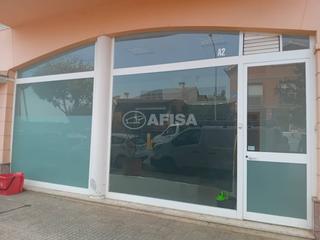 Lloguer Local Comercial a Cardedeu. Local en alquiler en estalvis