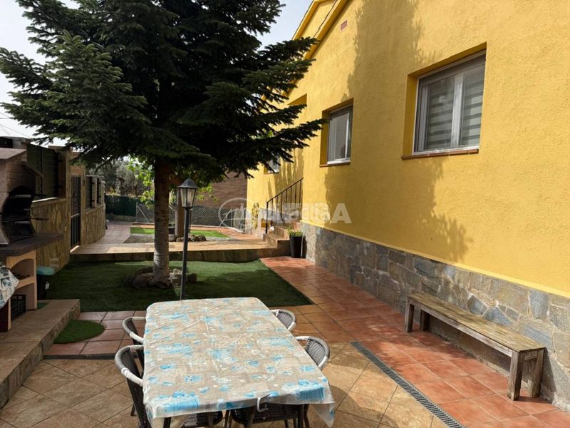 Foto 57b0b660-9d36-4831-8b31-7da4df8c231f. Xalet amb calefacció aparcament piscina a Maçanet de la Selva poble Maçanet de la Selva