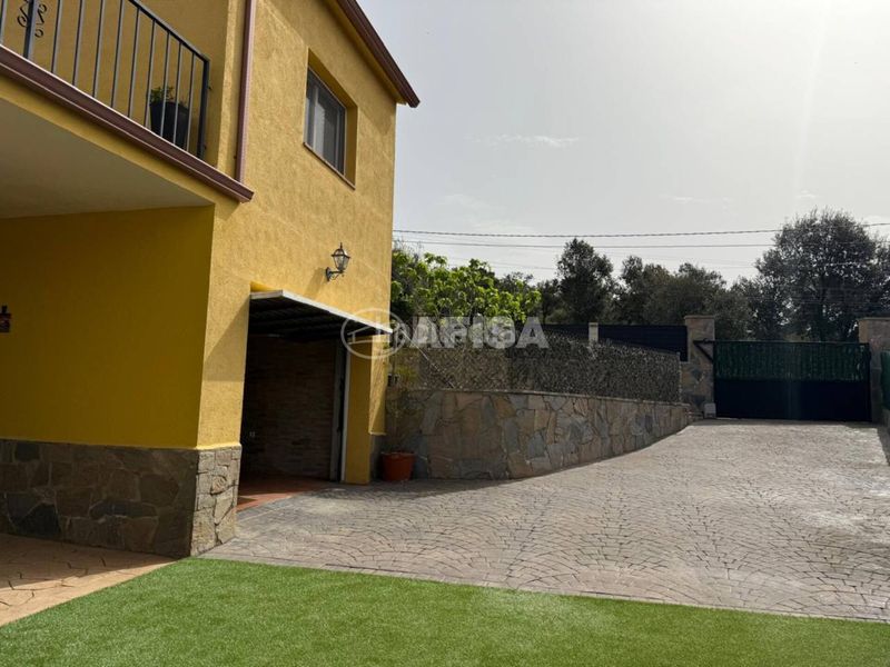Foto a1fdc7b3-e9d6-43f8-9f45-9a2d97751286. Xalet amb calefacció aparcament piscina a Maçanet de la Selva poble Maçanet de la Selva