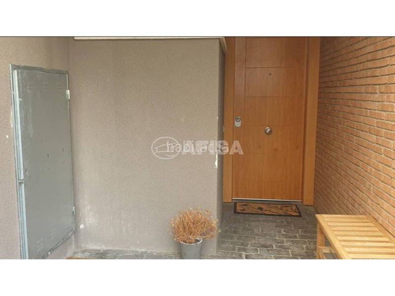 Foto 217a4eb2-704f-4ffe-a97a-63f2b7803ba6. Dúplex amb calefacció aparcament a Llinars del Vallès