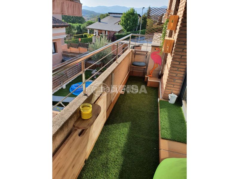 Foto 9a0cf592-e32f-4709-b760-f616b6edc022. Dúplex amb calefacció aparcament a Llinars del Vallès