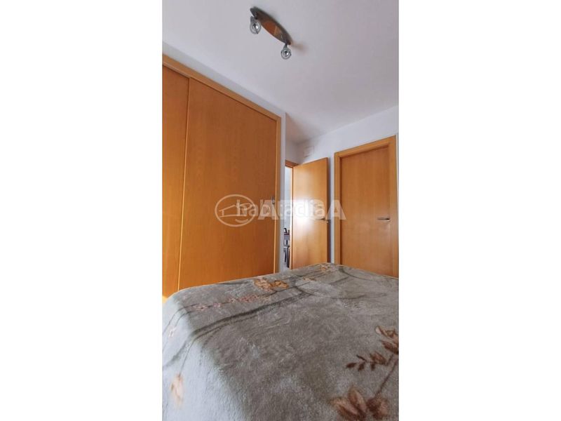 Foto 4c09f165-b1ff-4ac1-a68b-b35ddcc5e64a. Pis amb calefacció aparcament a Caldes de Malavella