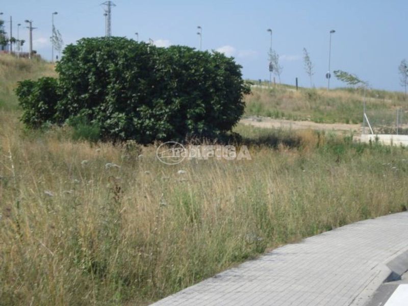 Foto dd626fda-db78-46f9-a487-b648facf0aa7. Terreny residencial a Sils