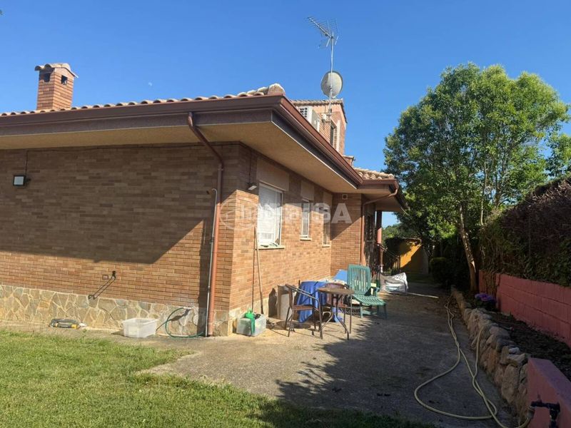 Foto 0812b939-6040-4197-8a4f-cddee275427d. Xalet amb calefacció aparcament piscina a Sils