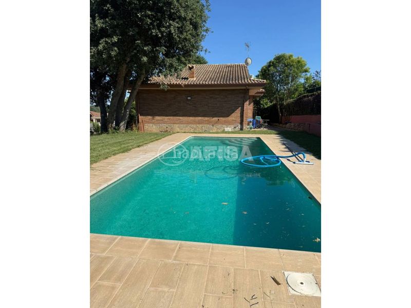Foto eff71351-22ed-4234-ad36-435726f3a511. Xalet amb calefacció aparcament piscina a Sils