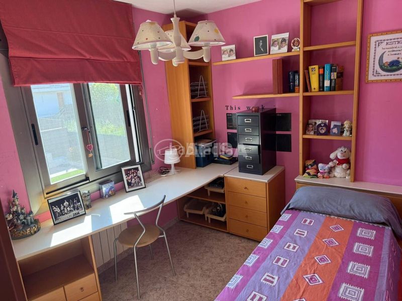 Foto 2febdfad-6e5d-4092-ae14-9a38ac3d939e. Casa aparellada amb calefacció aparcament a Sils