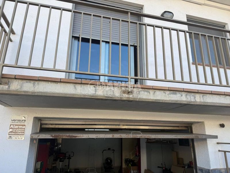 Foto f4d5528f-176c-4850-b1e1-041d9184c57d. Casa aparellada amb calefacció aparcament a Sils