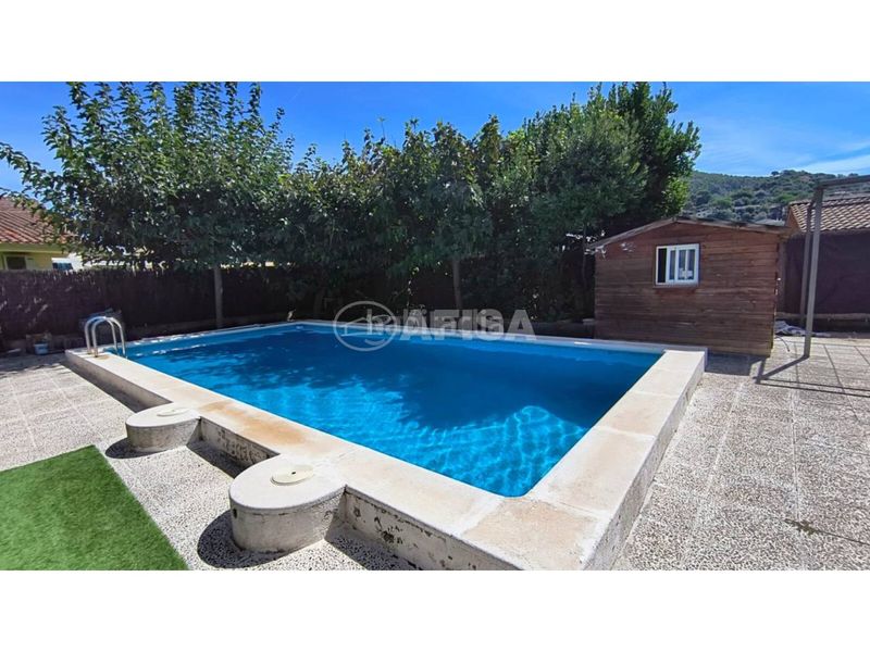 Foto 0ad790f8-8fd2-4066-b8ea-69a7664af8b3. Xalet amb calefacció aparcament piscina a Llinars del Vallès