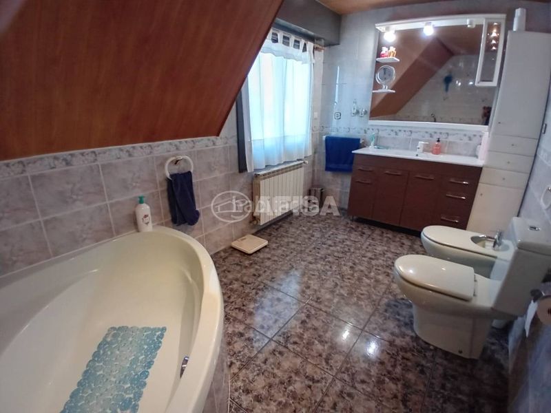 Foto 4f259ac1-7547-4bf1-8be2-b39bbc9137fd. Xalet amb calefacció aparcament piscina a Llinars del Vallès