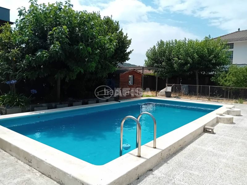 Foto a6779036-ec09-4c1b-bbe0-a2d47357e32b. Xalet amb calefacció aparcament piscina a Llinars del Vallès