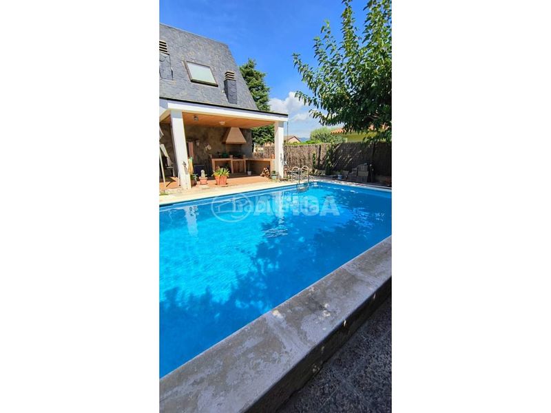 Foto ad2bd202-cbca-487a-b0e0-516e43906999. Xalet amb calefacció aparcament piscina a Llinars del Vallès