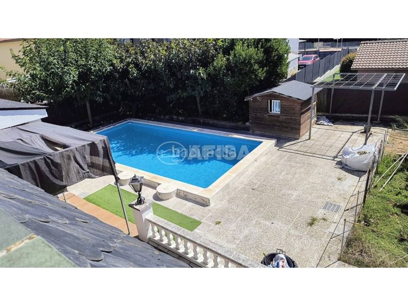 Foto d08c5669-695a-4670-9482-42f4d0f972ac. Xalet amb calefacció aparcament piscina a Llinars del Vallès