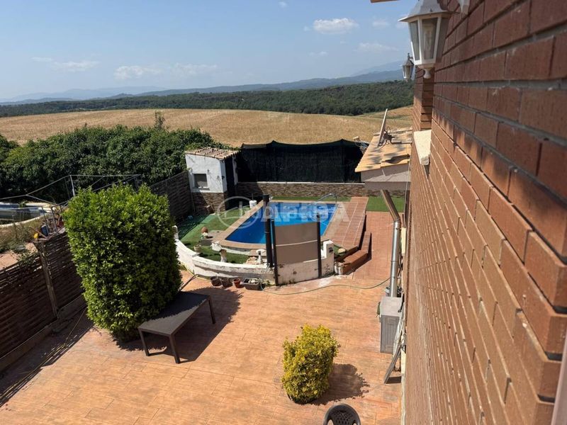 Foto 5e3eeb13-f841-449d-8020-6e1b3e5e8de7. Xalet amb calefacció aparcament piscina a Sils