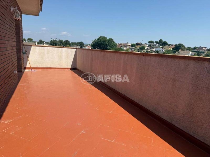 Foto abb64a2e-305f-4b8b-9f0b-3208c90699ea. Xalet amb calefacció aparcament piscina a Sils