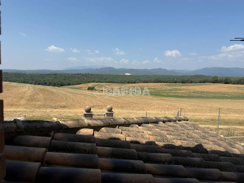 Foto b77c69e8-1b92-49ec-b05a-a47b4e31a44d. Xalet amb calefacció aparcament piscina a Sils