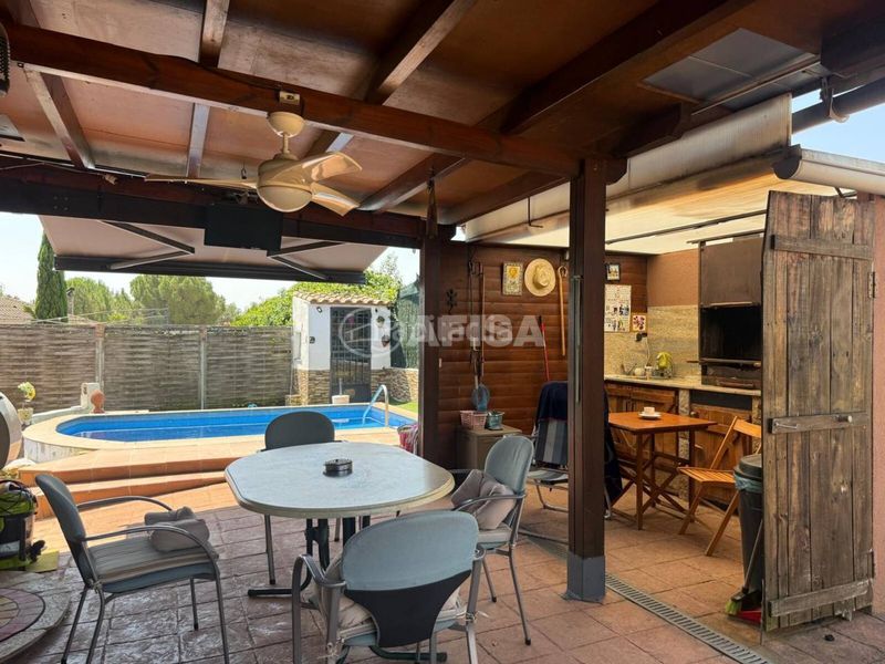 Foto f52eb281-55c6-44da-8441-fa72b6e04b98. Xalet amb calefacció aparcament piscina a Sils