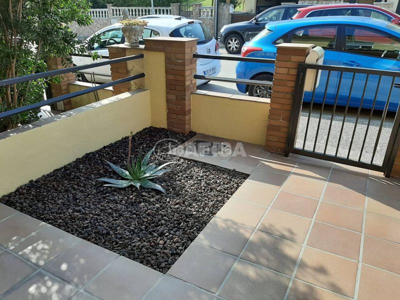 Foto 4f8d1dca-992e-46db-b61b-155269efbc78. Casa adosada  en venta en Sils