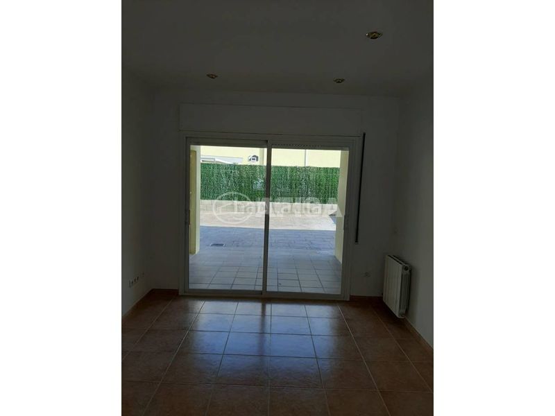 Foto 551c2eee-9f47-42ac-9c96-efb24ce606a0. Casa adosada  en venta en Sils
