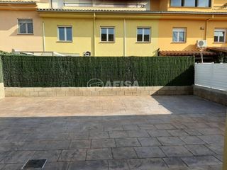 Casa a schiera in Sils. Casa adosada en venta en sils