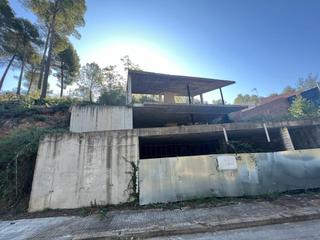 Xalet  Carrer del bosc. Maravilloso solar en construccin en ullastrell con estructura d