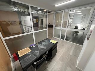 Location Bureau à Ca n'Aurell. Alquiler de despacho en oficinas de terrassa