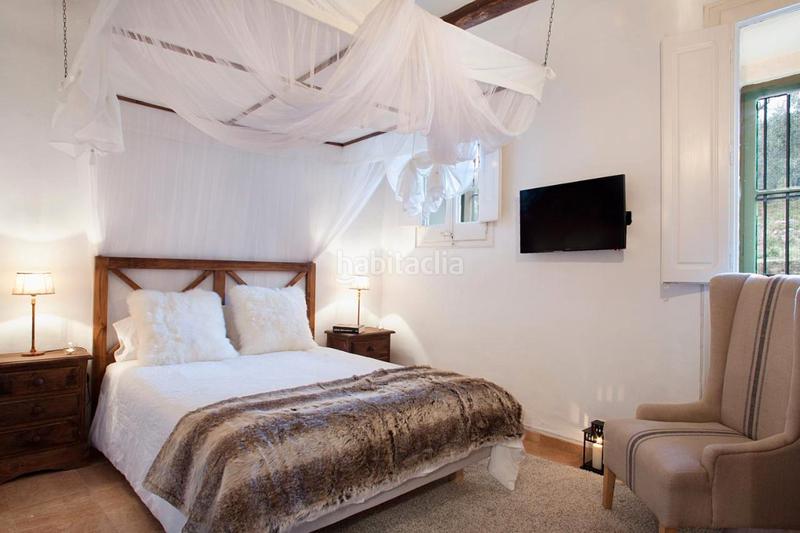 Foto 026be609-1e9c-4c73-8290-da242c07c7d3. Masia amb xemeneia calefacció aparcament piscina a Castellar del Vallès