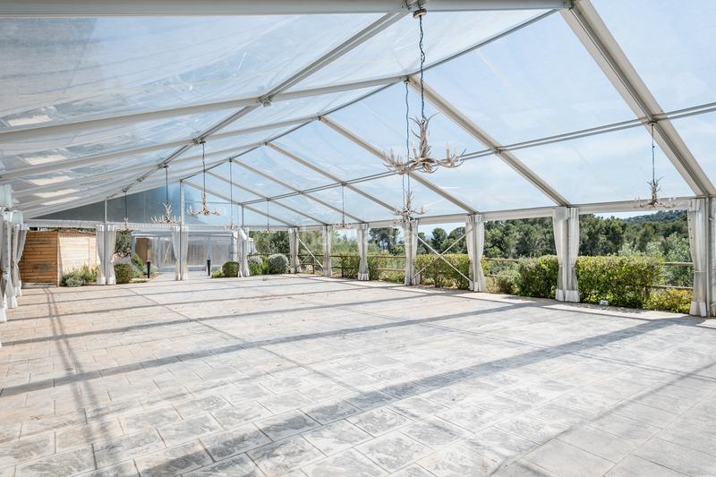 Foto 0ace194f-102b-47aa-9cc7-bf64ee7500a0. Masia amb xemeneia calefacció aparcament piscina a Castellar del Vallès