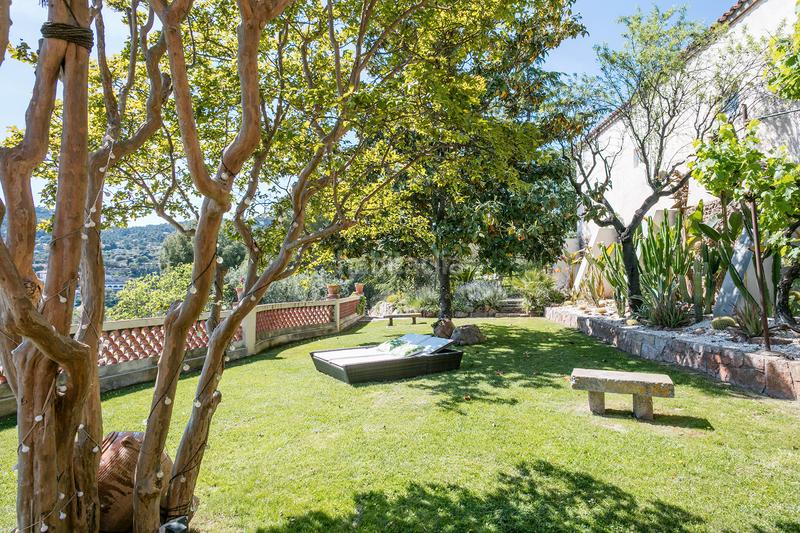 Foto 140b11d6-6765-4773-bb37-ba00214a17ad. Masia amb xemeneia calefacció aparcament piscina a Castellar del Vallès