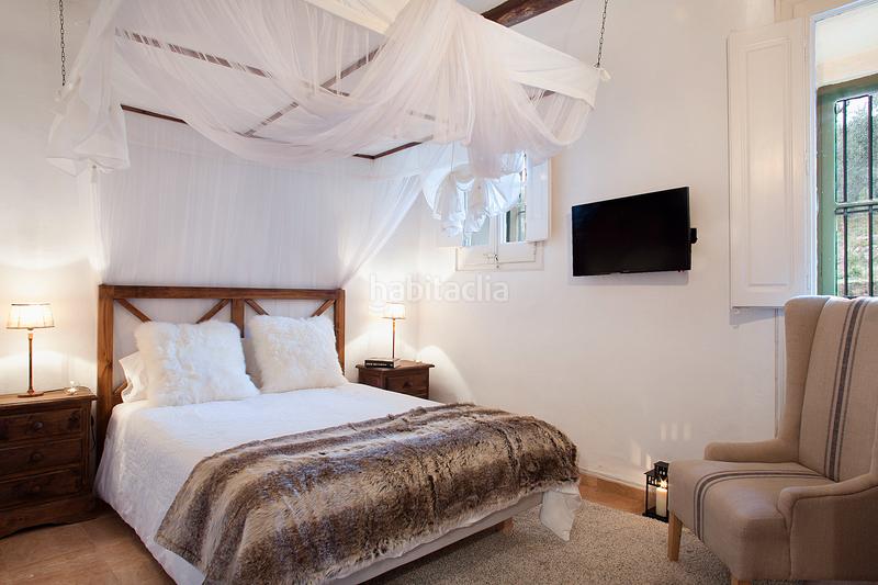 Foto 204d5faa-6559-44d0-8023-8bfe1b2ec36c. Masia amb xemeneia calefacció aparcament piscina a Castellar del Vallès